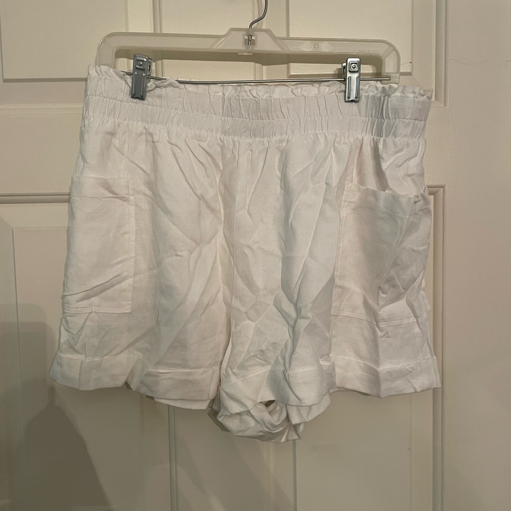 Show Me Your MuMu White Cargo Shorts Relaxed Fit